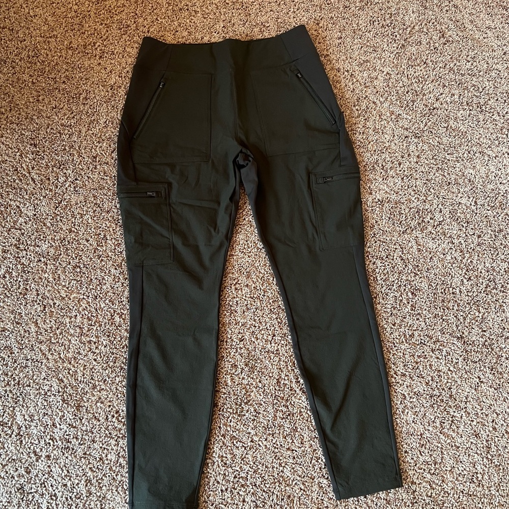 Athleta Headlands Hybrid Cargo ll Tight leggings